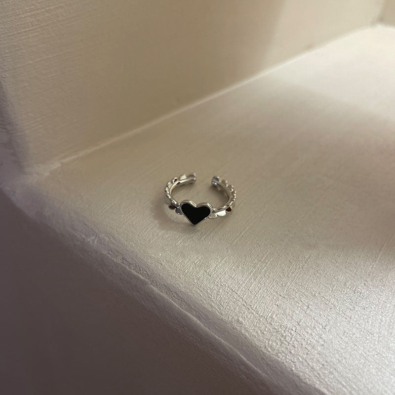 Damen herzförmiger Ring aus hochwertigem Metall mit eleganten Akzenten Shop Nory