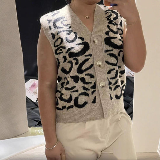 Damen Strickweste mit Animal-Jacquard und V-Ausschnitt Shop Nory
