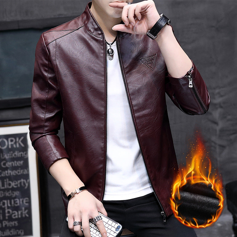 Herren Slim-Fit Kunstleder-Motojacke mit Stehkragen, Zipper-Ärmeln und minimalistischer Logo‑Applikation Shop Nory