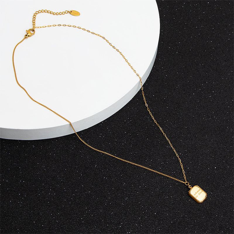 Damen Kette mit graviertem Medaillon und eleganter Gliederung Shop Nory