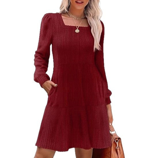 Damen Gestricktes A‑Linien‑Minikleid mit quadratischem Ausschnitt, Stufenrock und Eingrifftaschen Shop Nory