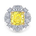 Damen Ring mit großem, leuchtendem Hauptstein und funkelndem Zirkonia-Besatz Shop Nory