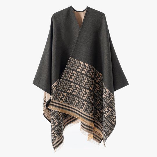 Damen Eleganter Cape-Überwurf im Kimono-Schnitt mit eingewebtem Monogramm und Fransensaum Shop Nory
