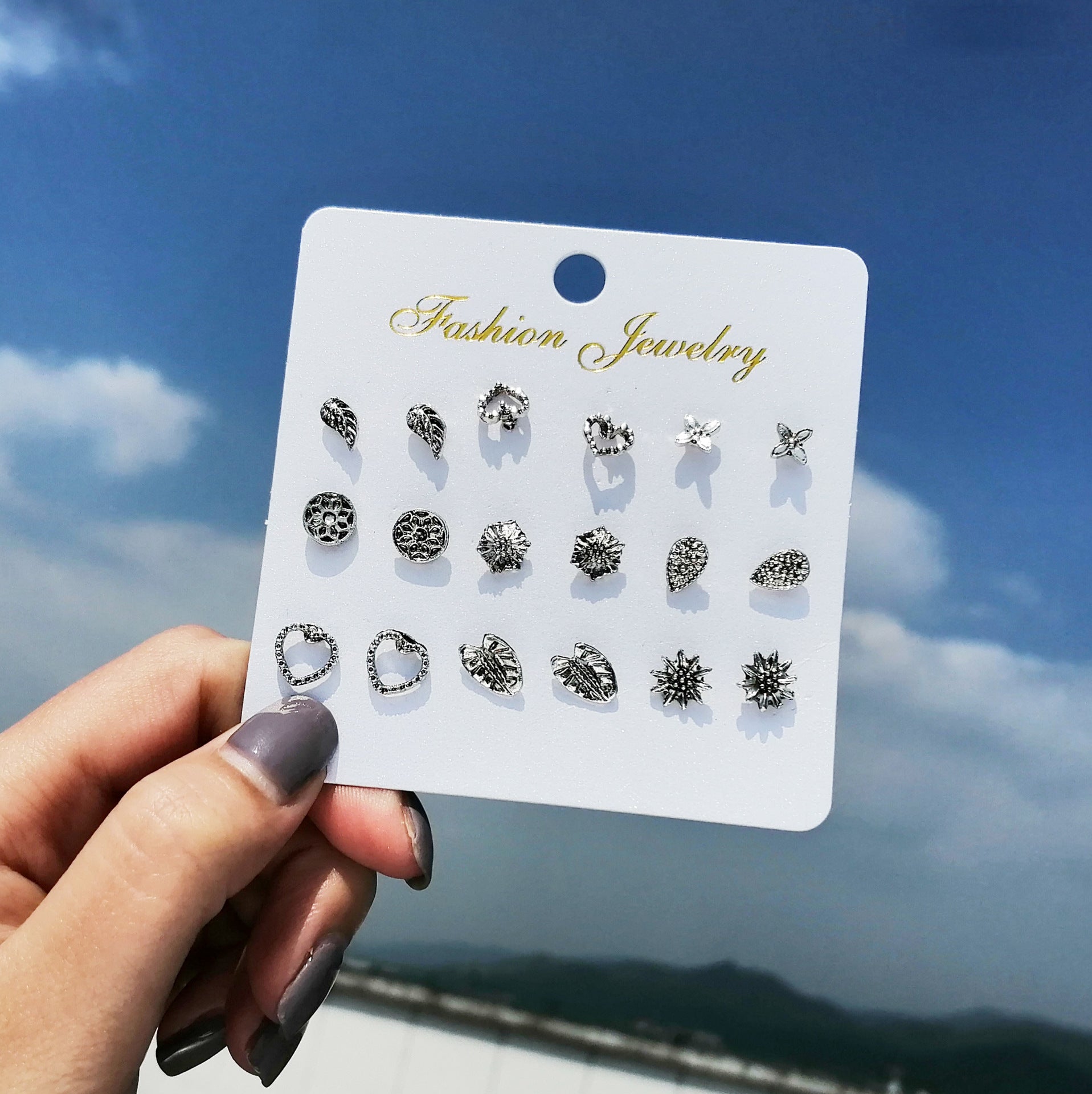 Damen Ohrringe-Set mit vielseitigen floralen und herzförmigen Designs Shop Nory