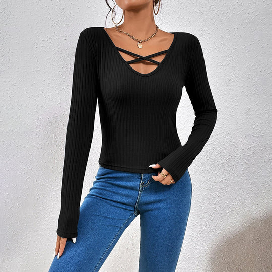 Damen geripptes Langarmshirt mit gekreuztem V‑Ausschnitt, ausgestellten Manschetten und figurbetonter Stretch-Passform Shop Nory
