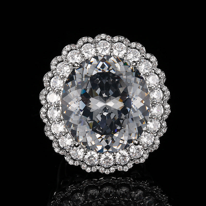 Halo ovaler Anhänger mit Pavé-Zirkonia und Sterlingsilberkette