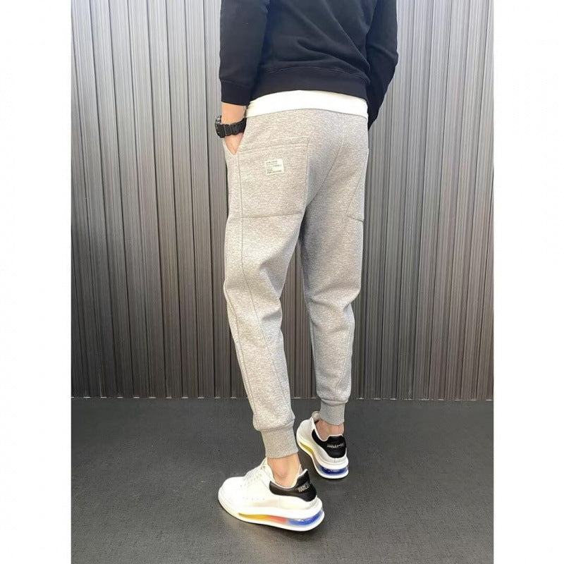 Herren Jogginghose mit tailliertem Tapered‑Schnitt, Bügelfalte und elastischen Bündchen Shop Nory