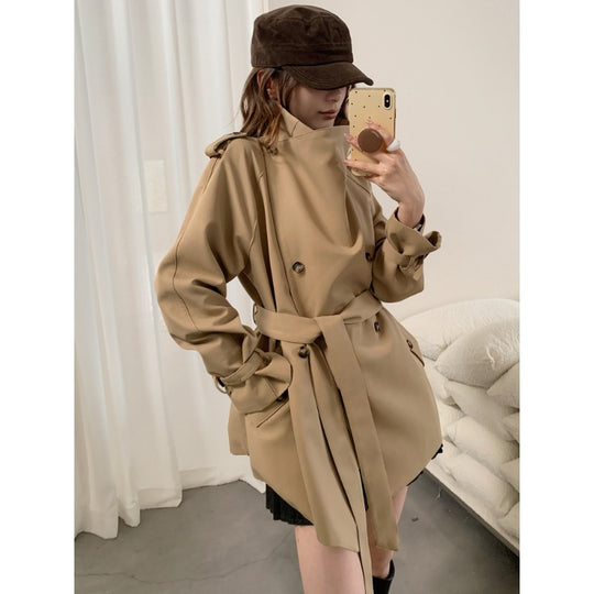 Damen Kurztrench im Boxy-Cut mit hohem Stehkragen und verstellbarem Taillengürtel Shop Nory