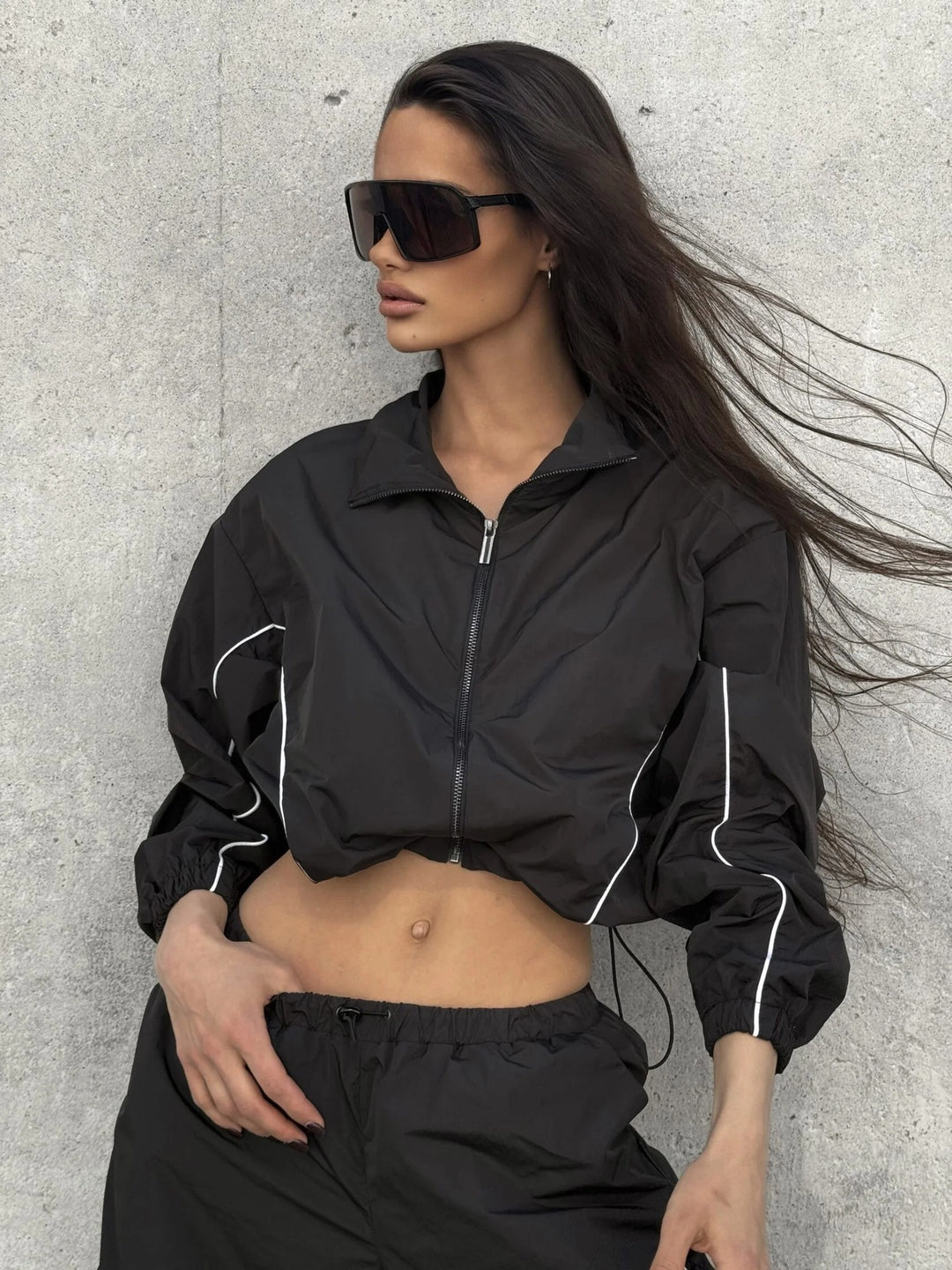 Damen Kurz geschnittene Windbreaker Jacke mit halbem Reißverschluss, Tunnelzug und elastischen Bündchen Shop Nory