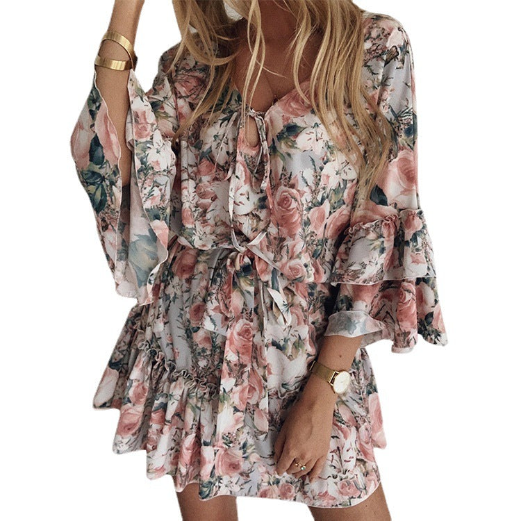 Damen Sommerkleid mit romantischem Blumenmuster und schwingendem Saum