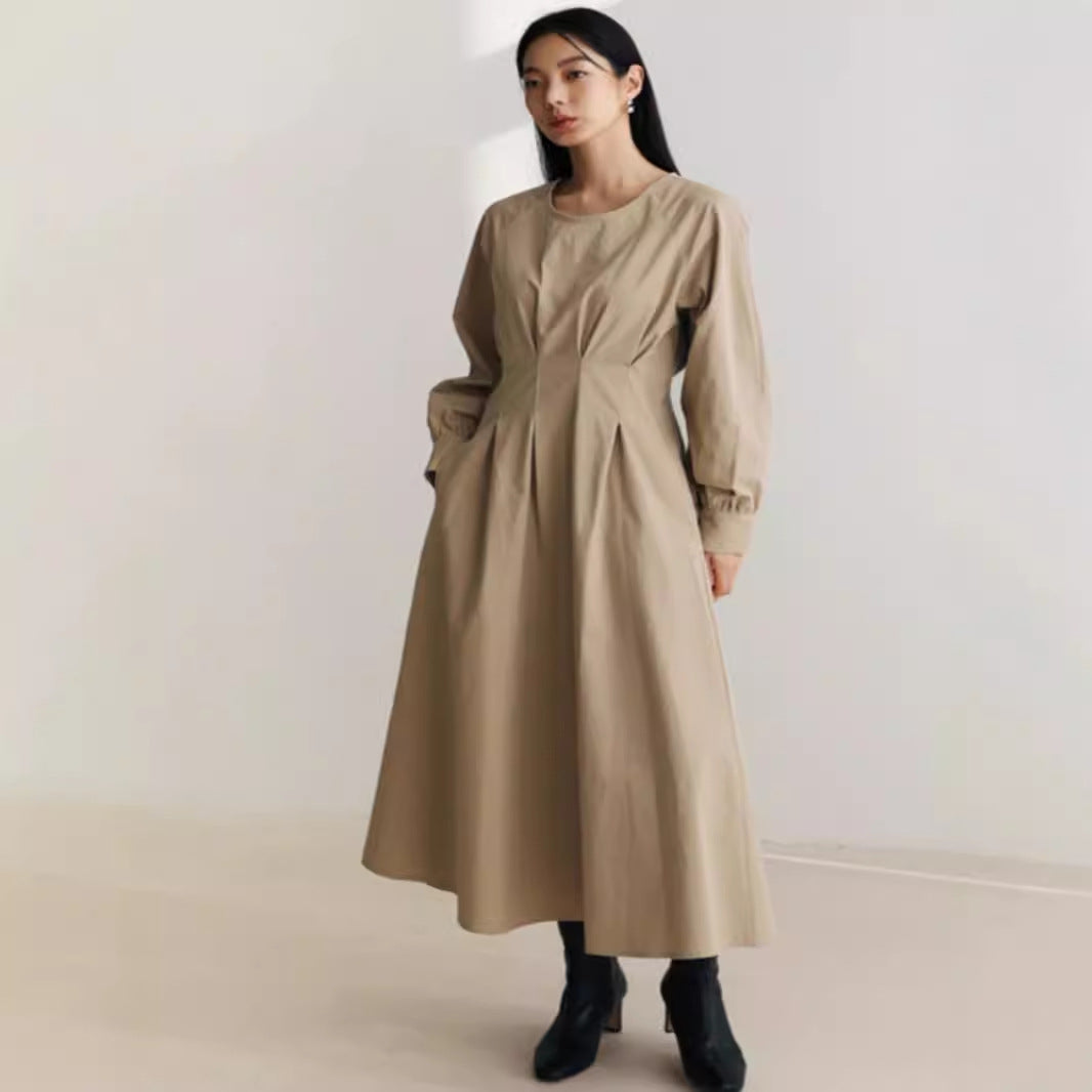 Damen Maxikleid mit Taillenabnähern, Rundhalsausschnitt und voluminösen Manschetten Shop Nory