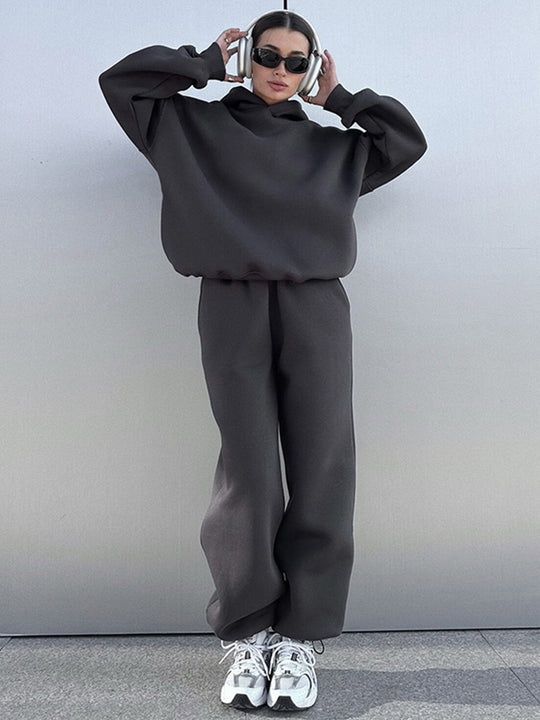 Damen urbanes Oversize-Lounge-Set mit Kapuzenpullover, locker geschnittener High-Waist-Jogginghose und passender Mütze Shop Nory