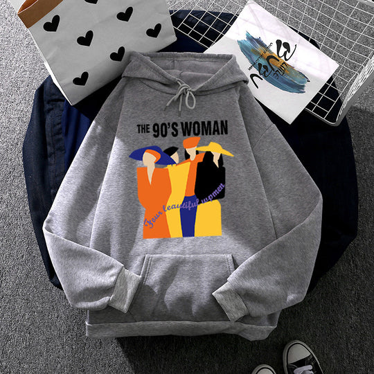 Damen nan weit geschnittener Kapuzenpullover mit Neunzigerjahre-Illustrationsprint, angerautem Fleece und Kängurutasche Shop Nory