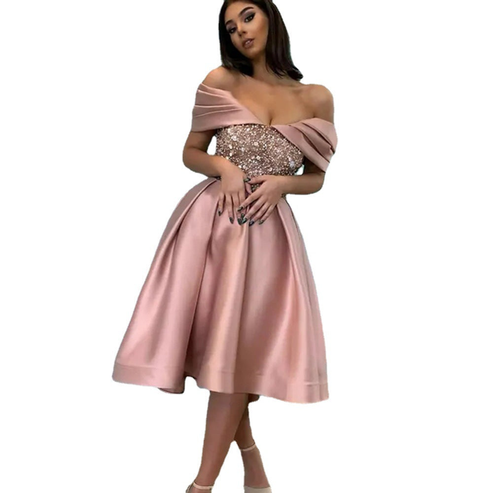 Damen Glamouröses Abendkleid mit schimmerndem Oberteil und Flügelärmeln