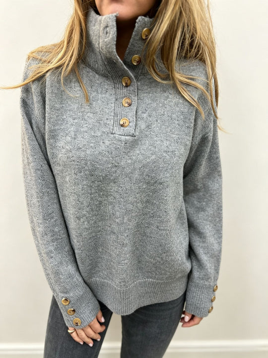 Damen Strickpullover mit hohem Knopfkragen, dekorativer Frontleiste und Zierknöpfen Shop Nory