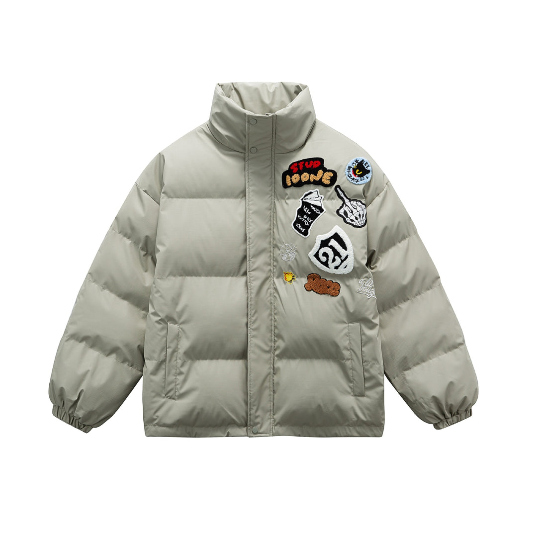 Unisex Boxy wattierte Oversize-Pufferjacke mit Stehkragen und Statement-Patchdetails Shop Nory