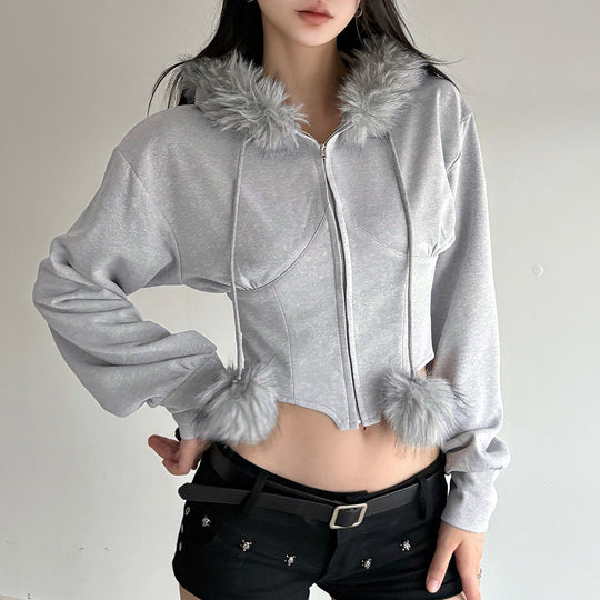 Damen nan kurzes Kapuzen‑Sweatshirt mit Kunstfellbesatz, Reißverschluss und Pompon-Kordeln Shop Nory