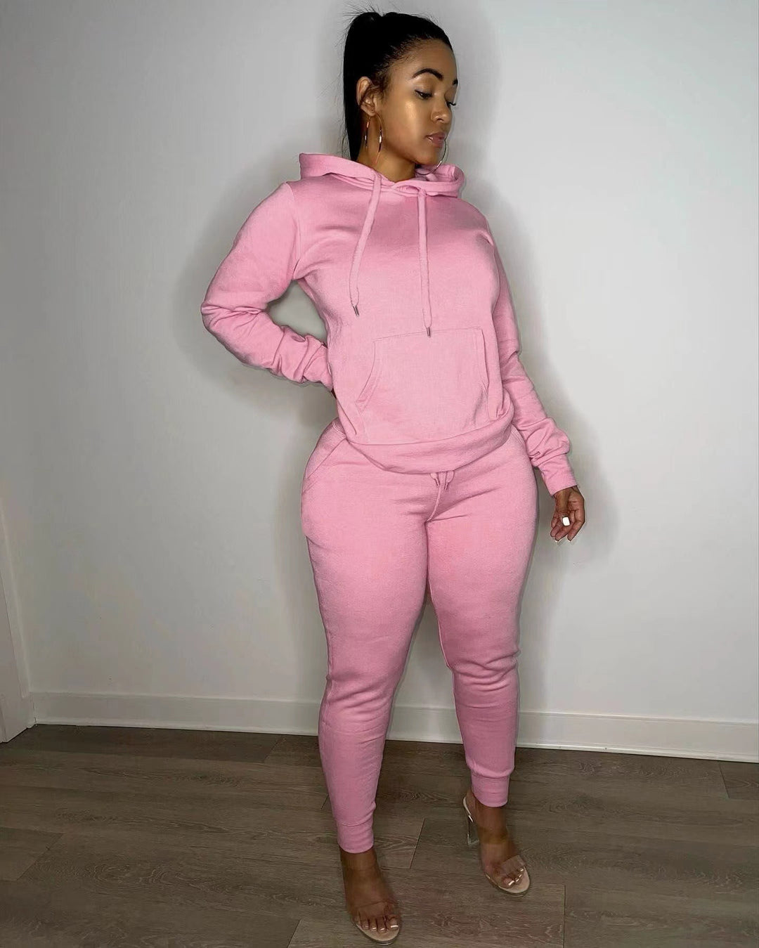 Damen nan tailliertes Hoodie- und Jogginghose-Set mit Kängurutasche, hohem Komfortbund und gerippten Knöchelbündchen Shop Nory