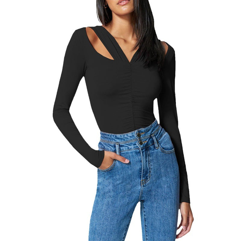 Damen Enganliegender Longsleeve-Body mit V-Ausschnitt, asymmetrischen Cut-Outs und Raffung Shop Nory