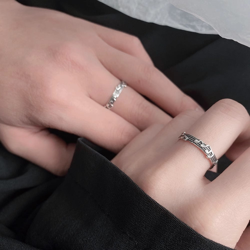 Damen moderner und minimalistischer Silberring mit eingeprägtem Design Shop Nory