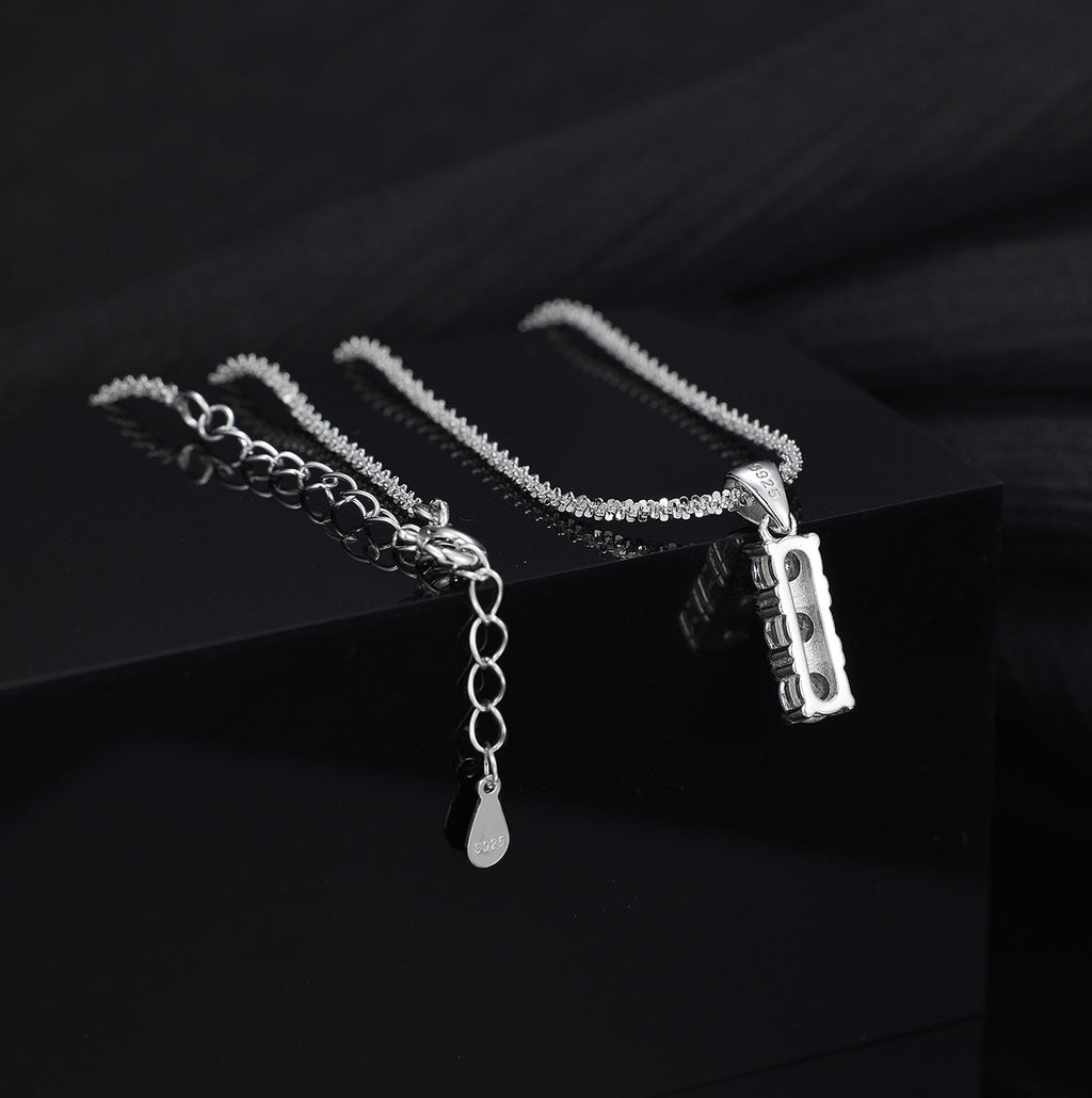Damen Halskette mit funkelndem Anhänger und Zirkoniasteinen Shop Nory