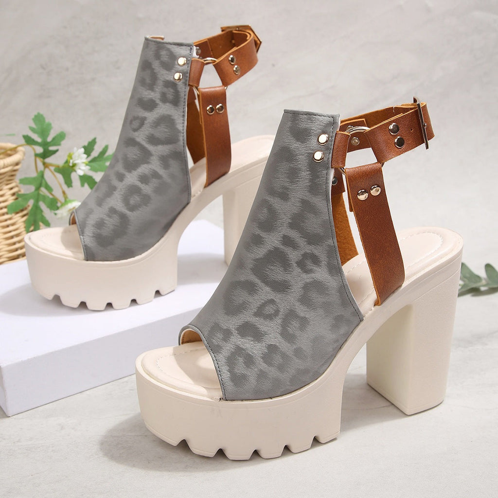 Damen modische Keil-Pantoletten mit dekorativen Details Shopnory