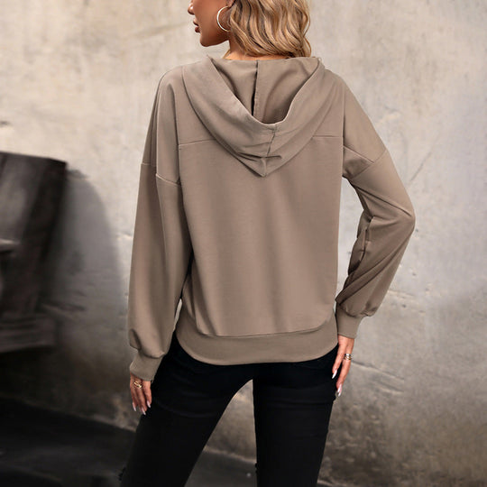 Damen Kapuzen-Henley-Pullover mit Druckknopfleiste, überschnittener Schulter und geripptem Saum Shop Nory