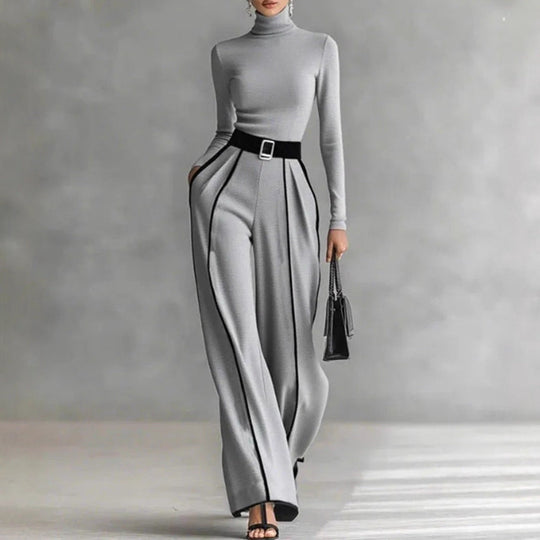 Damen nan elegantes Strickset mit tailliertem Rollkragenoberteil und weiter Plisseehose mit Taillengürtel