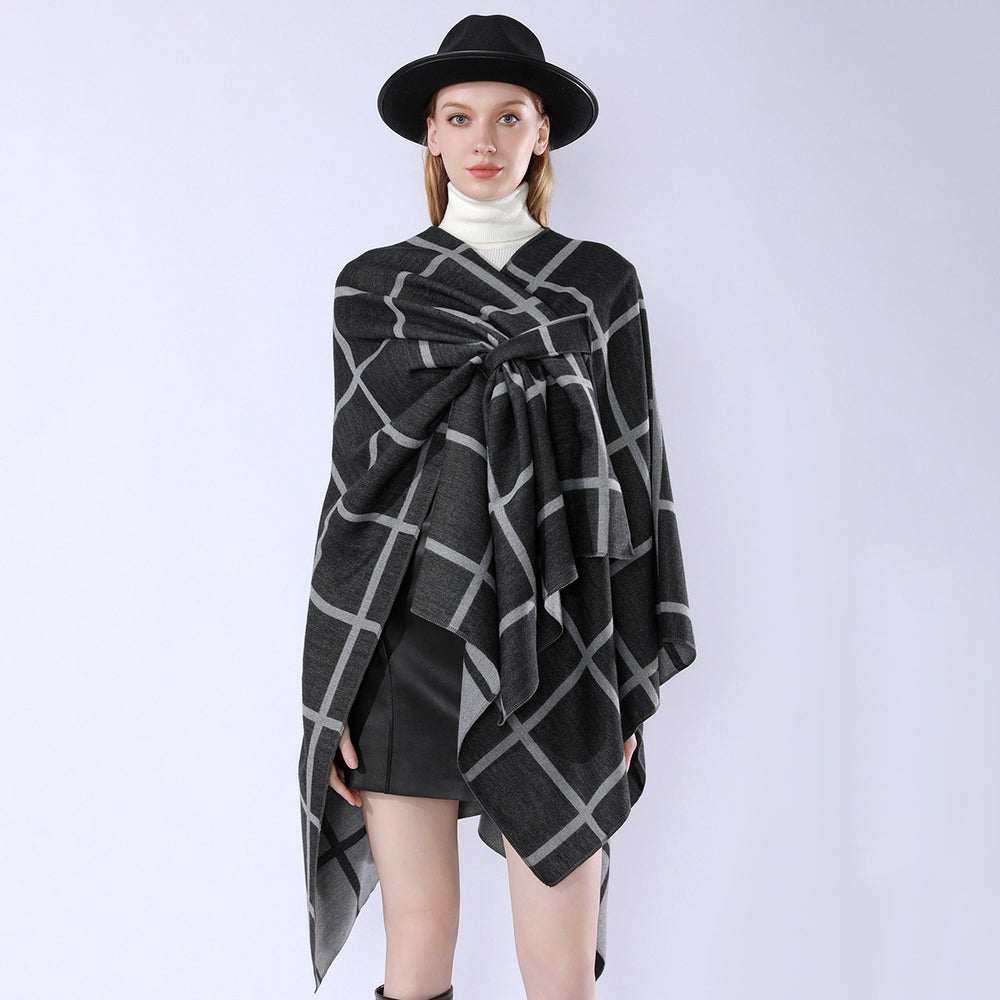 Damen Oversize Poncho aus Feinstrick mit Taillengürtel und Karomuster Shop Nory
