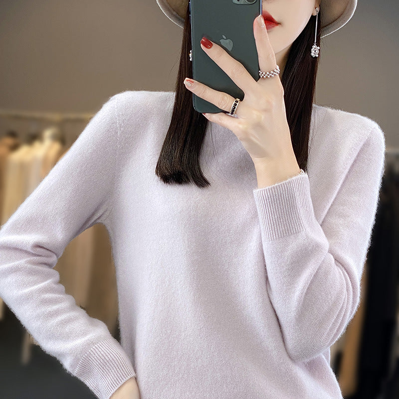 Damen Luxuriöser Feinstrick-Rundhalspullover mit softem Fluffy‑Finish und schmaler Bündchenform Shop Nory