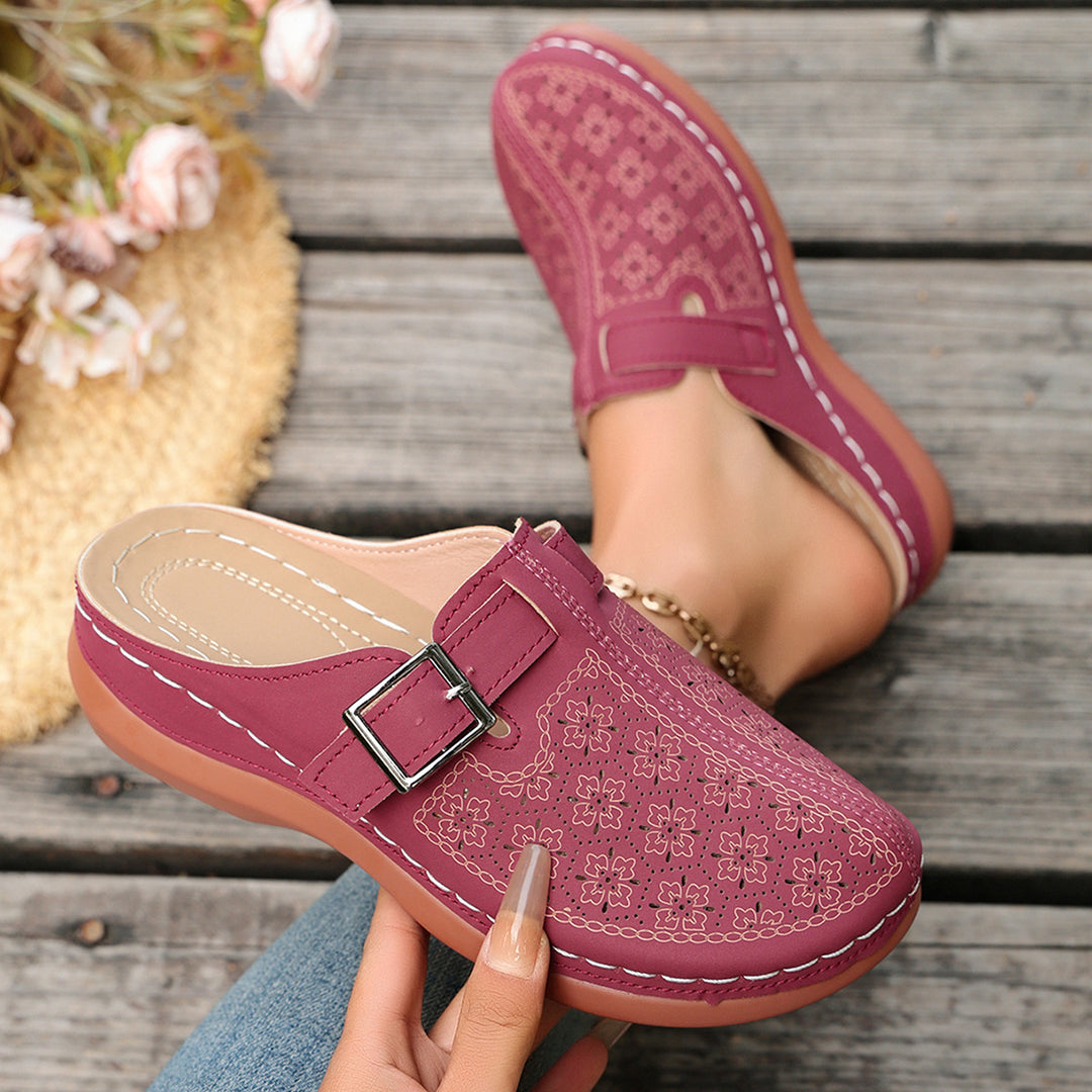 Damen Komfort-Mule mit verstellbarem Schnallenriemen und ornamentaler Lochprägung Shop Nory