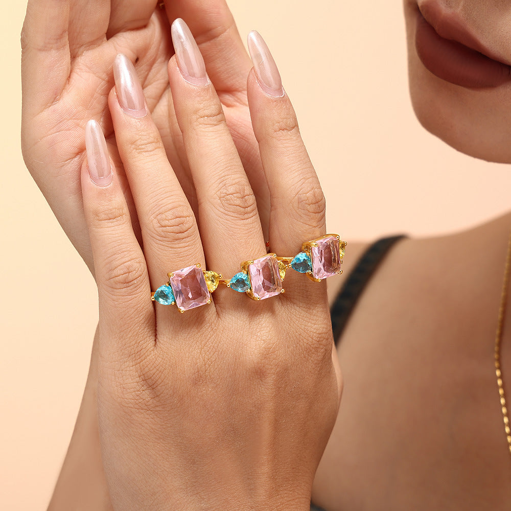 Damenring mit Zirkonen und elegantem Goldfinish Shop Nory