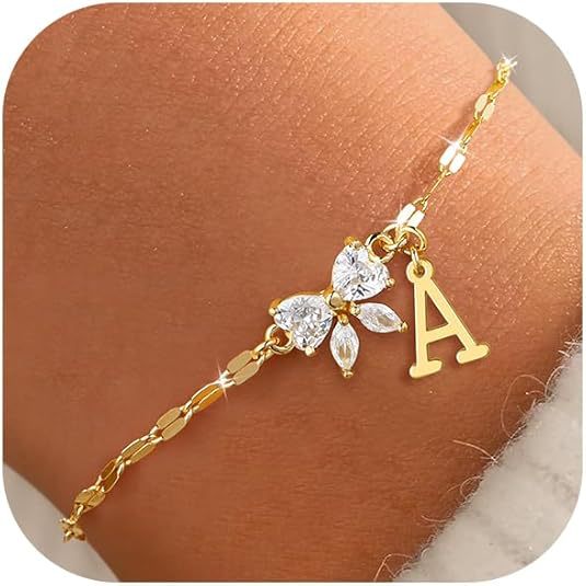 Damen Armband mit funkelndem Schmetterlings-Akzent und personalisiertem Anhänger Shop Nory
