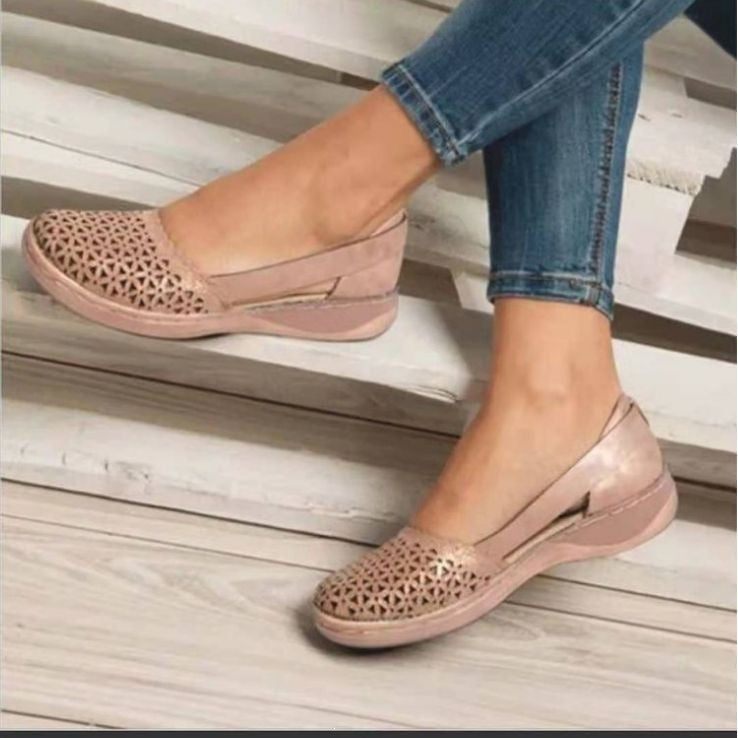 Damen Geschlossene Perforierte Slingback-Ballerinas mit verstellbarem Knöchelriemen Shop Nory