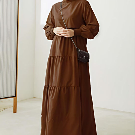 Damen Maxikleid mit Stufenrock, hohem Kragen und gerafften Ärmeln Shop Nory