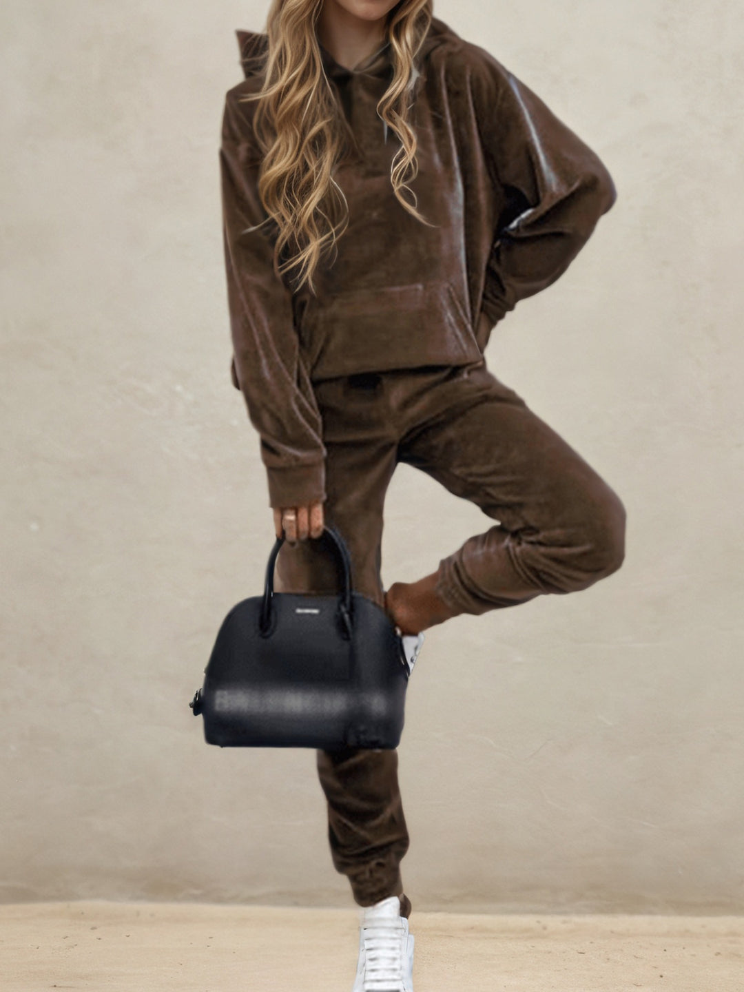 Damen Samt-Jogginganzug mit Kapuzenhoodie, Kängurutasche und elastischer Bündchenhose Shop Nory