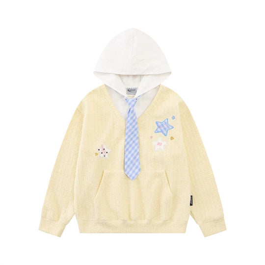 Damen Kapuzenpullover mit V‑Ausschnitt, angenähter Krawatten‑Applikation und Sternpatches Shop Nory