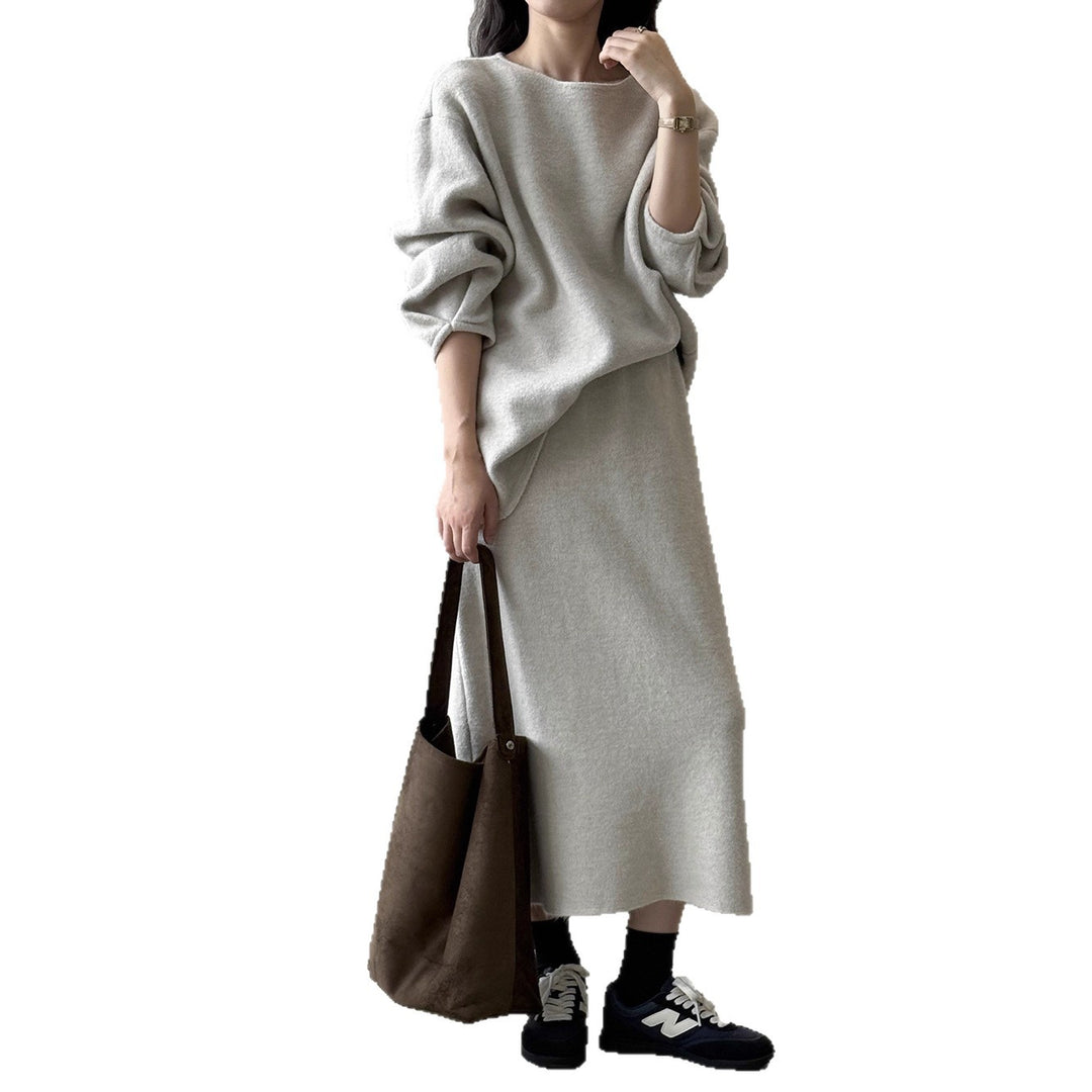 Damen Kuscheliges Strick-Set Oversize-Pullover mit weitem Rundhalsausschnitt und Midirock Shop Nory