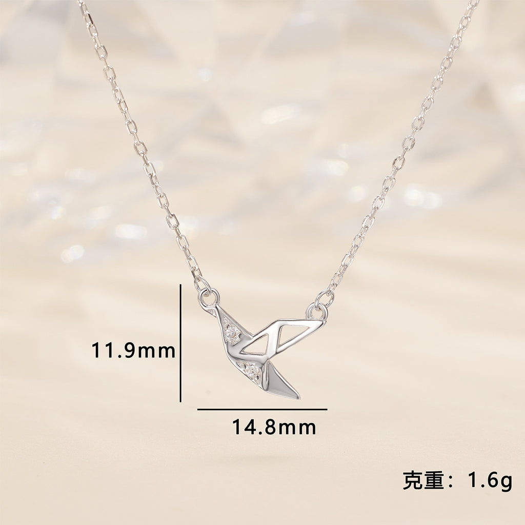Damen elegante Halskette mit modernem Vogel-Anhänger und funkelnden Zirkonia Shop Nory