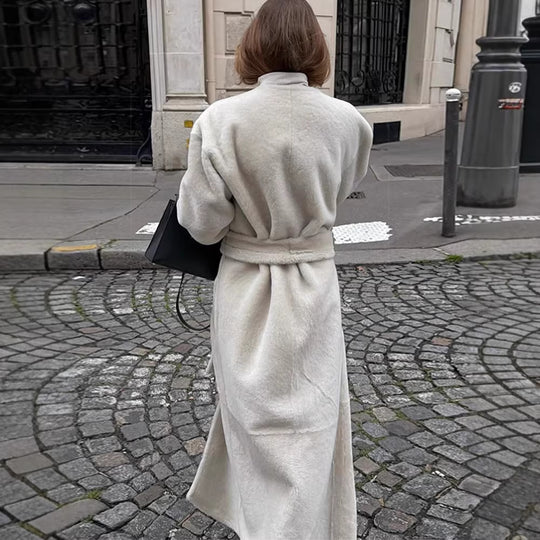 Damen Maxilanger Oversize-Teddymantel mit minimalistischem Stehkragen und verdeckter Druckknopfleiste Shop Nory