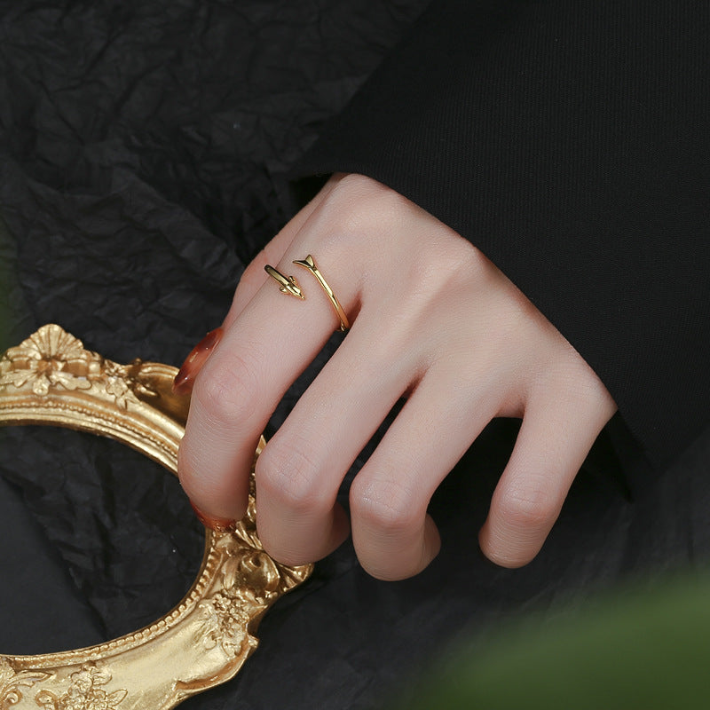 Damen Ring mit stilvollem Tiermotiv und glänzender Oberfläche Shop Nory