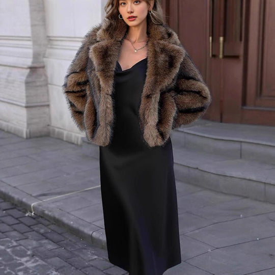 Damen Kurzblouson aus dichtem Kunstpelz mit großzügigem Schalkragen Shop Nory