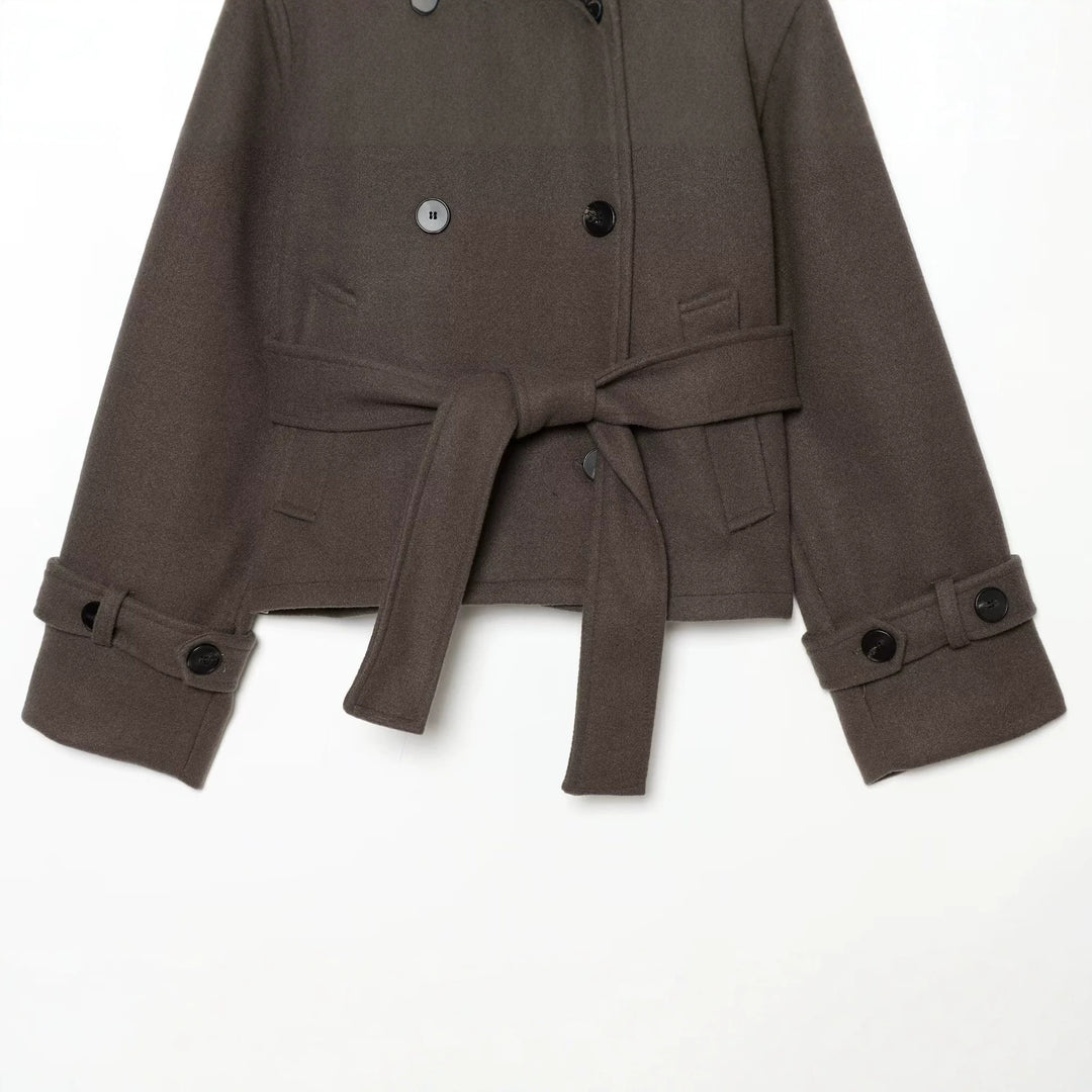 Damen Kurze Capejacke aus Wollmix mit hohem Stehkragen, Doppelreihe und Bindegürtel Shop Nory