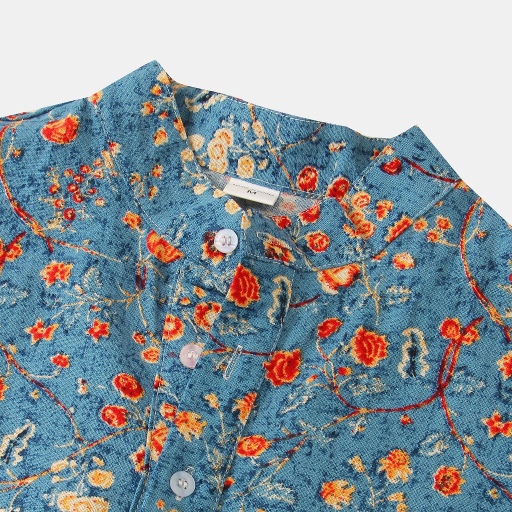 Damen Kurzarmbluse mit modernem Stehkragen und floralen Akzenten Shopnory
