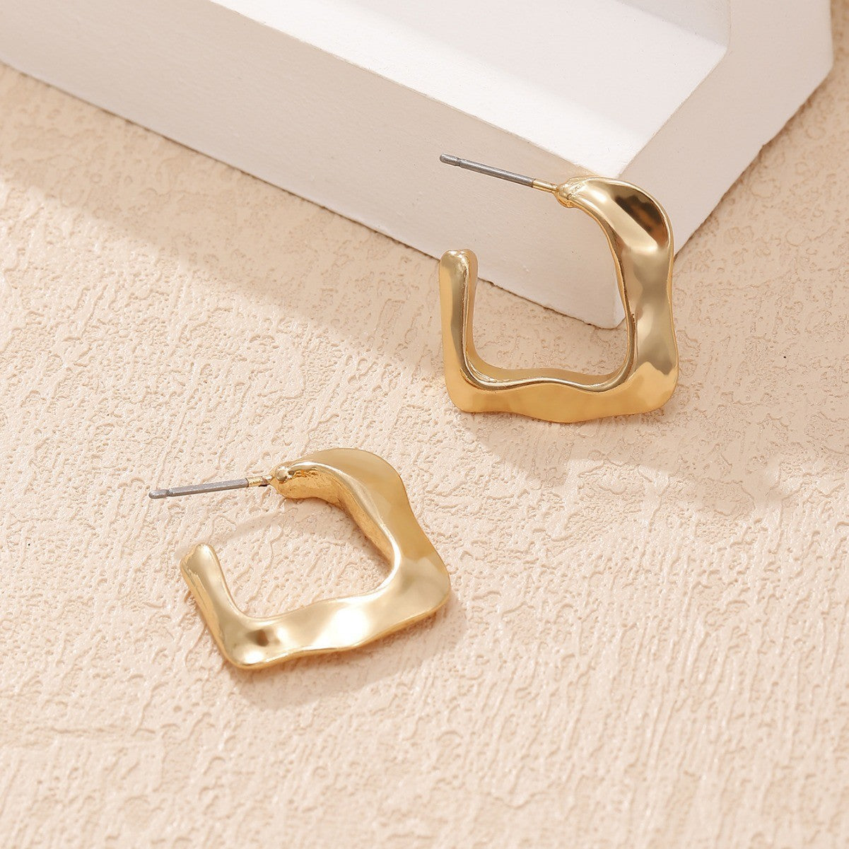 Damen Ohrhänger mit modernem Wellen-Design Shop Nory