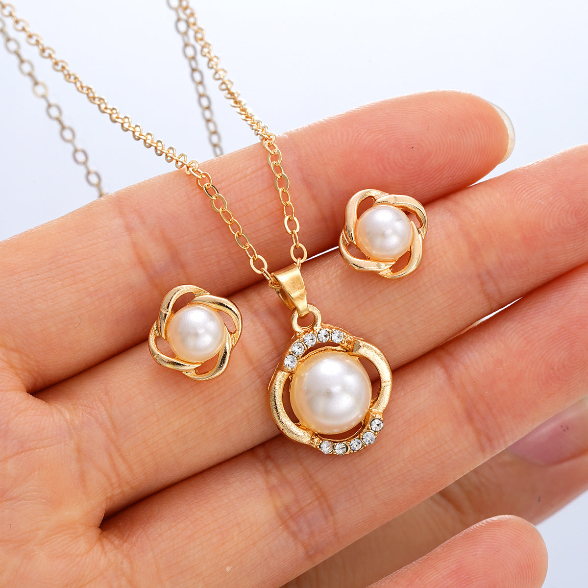 Damen Schmuckset mit eleganten Perlen und funkelnden Akzenten Shop Nory