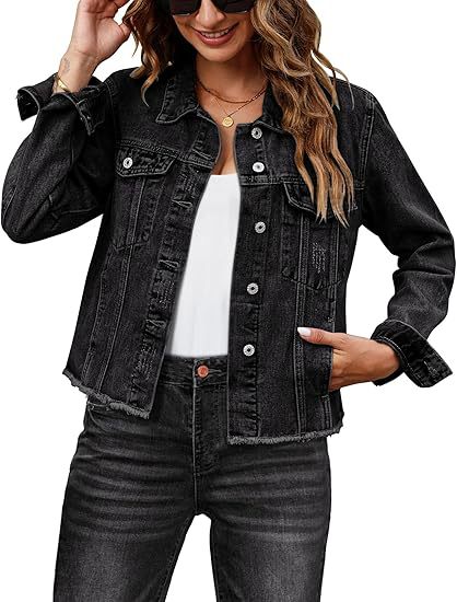 Damen Kurz geschnittene Denim-Jacke mit fransigem Saum und Brusttaschen Shop Nory