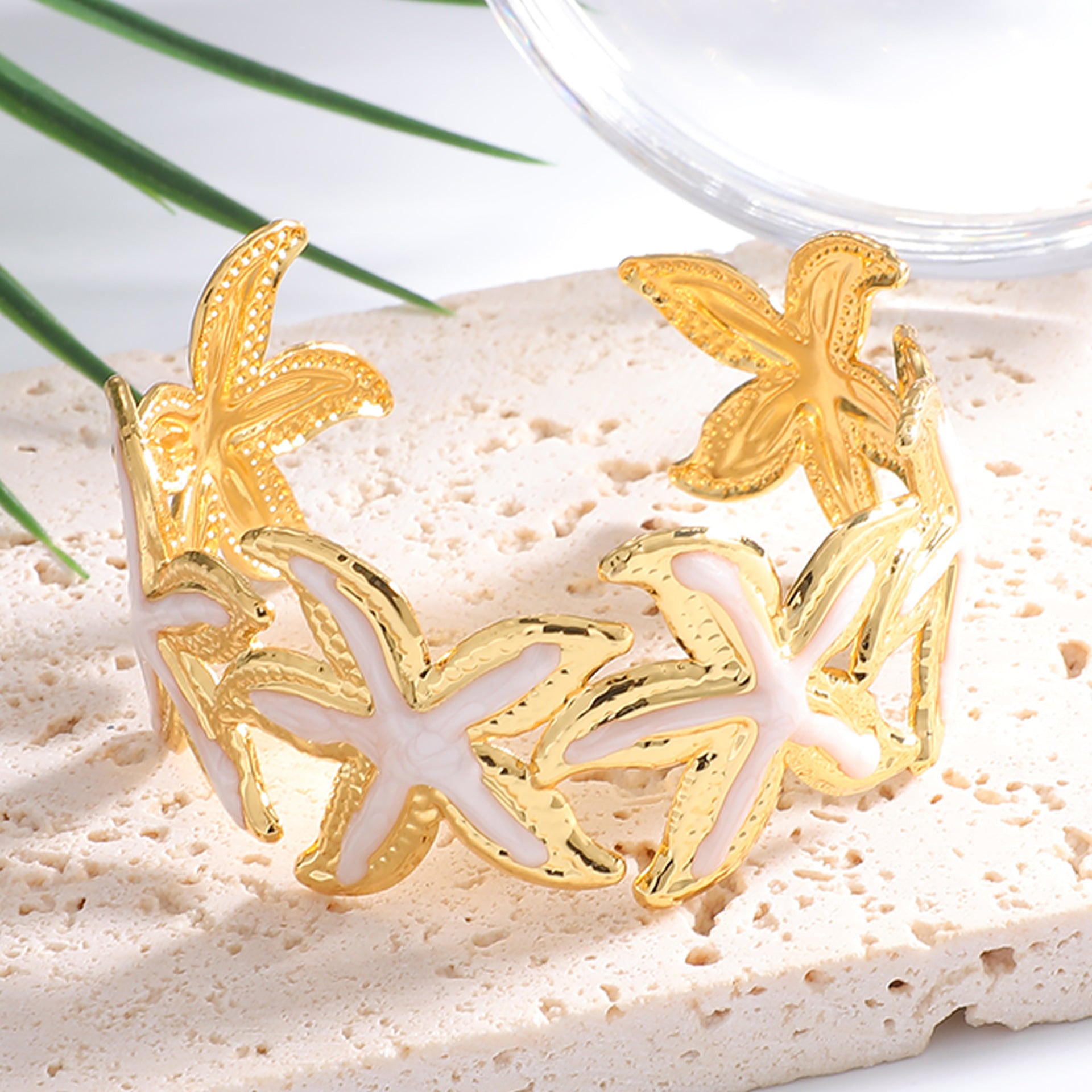 Damen Offener Armreif mit ausdrucksstarkem Sternenmotiv Shop Nory