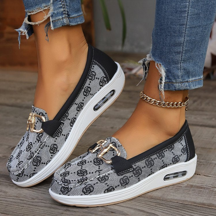 Damen Mokassin-Slipper mit luftgepolsterter Plateausohle und Zier-Bit Shop Nory