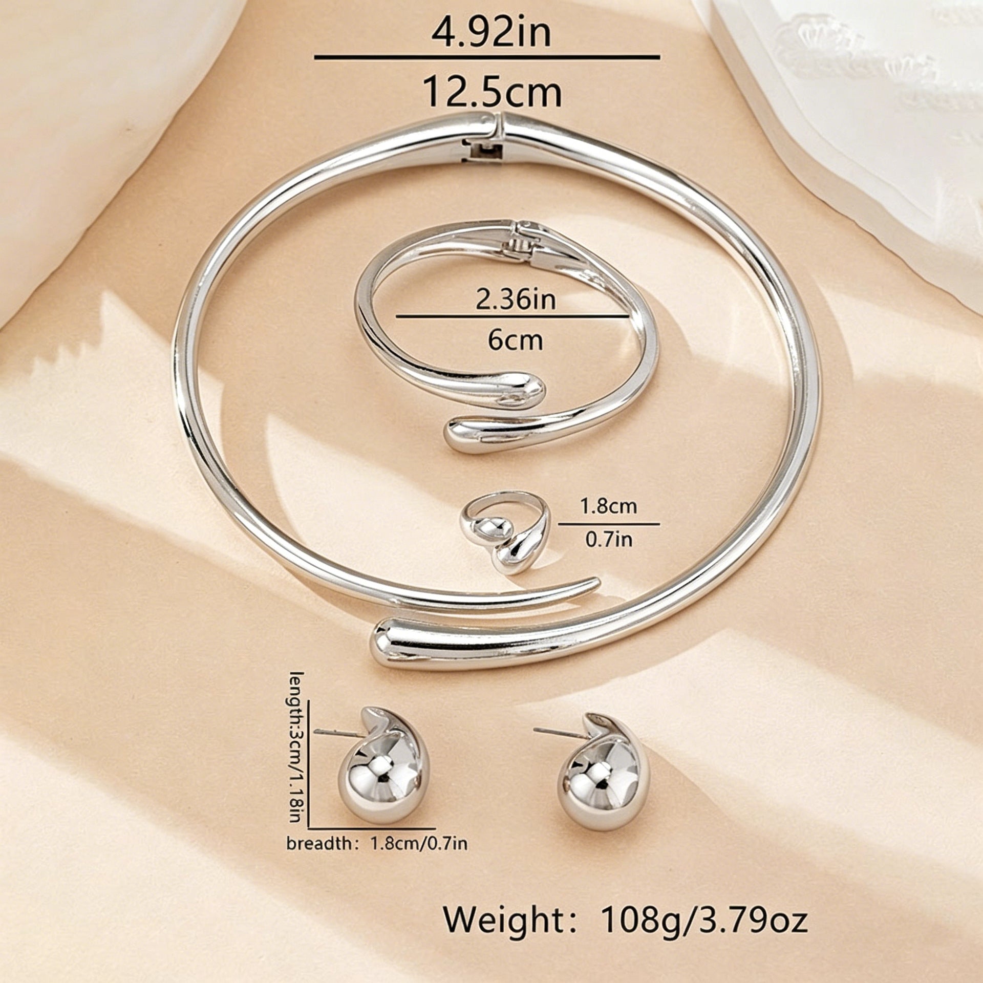Damen Offener Armreif mit elegantem, skulpturalem Design Shop Nory